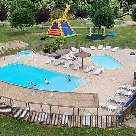 Camping Toilé Avec Terrasse, Pour 6 Personnes à - Api-1-52-1487
