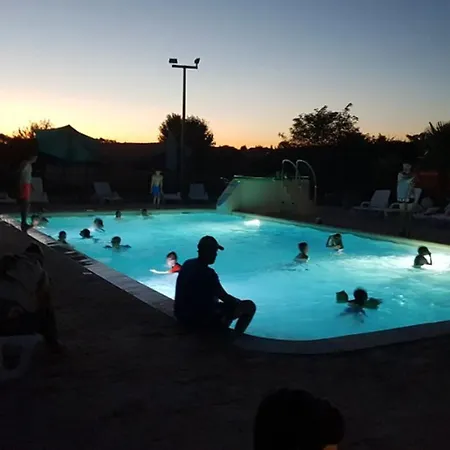 Camping Toilé Avec Terrasse, Pour 6 Personnes à - Api-1-52-1487 Naucelle