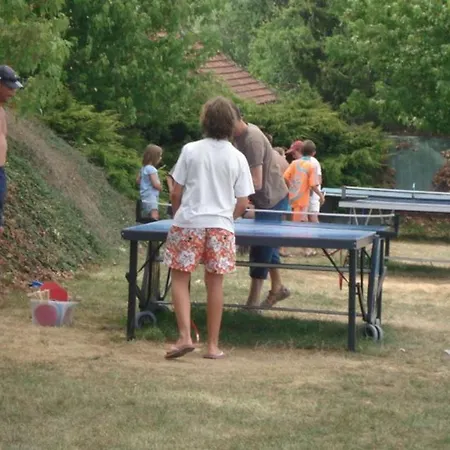 Toilé Avec Terrasse, Pour 6 Personnes à - Api-1-52-1487 Camping