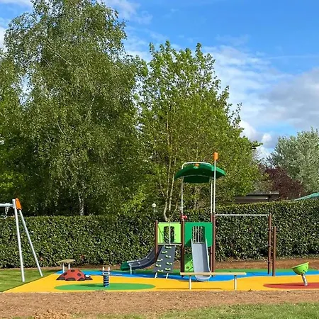 Camping Toilé Avec Terrasse, Pour 6 Personnes à - Api-1-52-1487 *