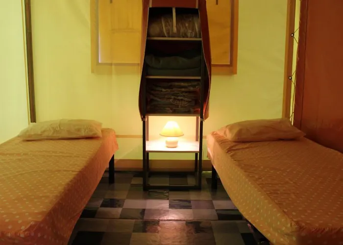 Toile Avec Terrasse - 5 Pers. - Api-1-52-2103 אתר קמפינג Naucelle