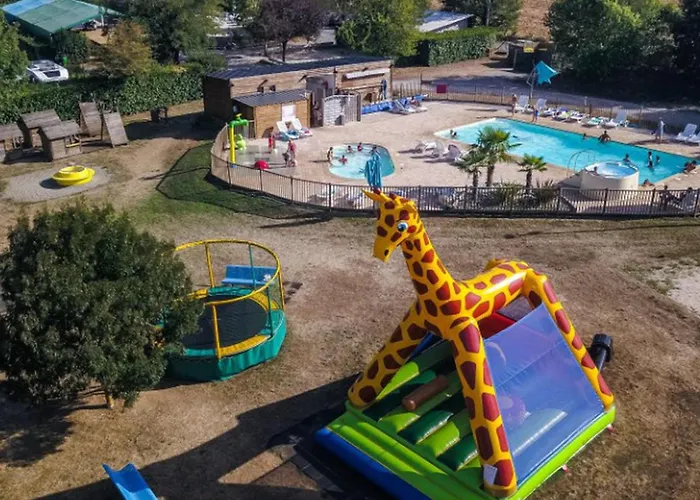 Toilé Avec Terrasse, Pour 6 Personnes à - Api-1-52-1487 Naucelle