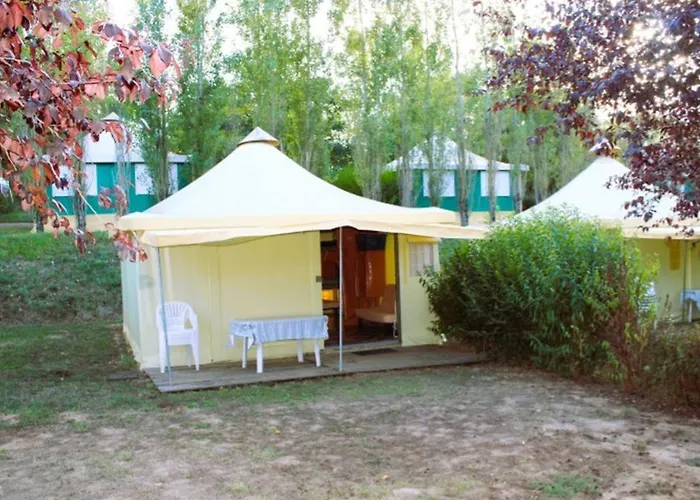 Toile Avec Terrasse - 5 Pers. - Api-1-52-2103 * Naucelle