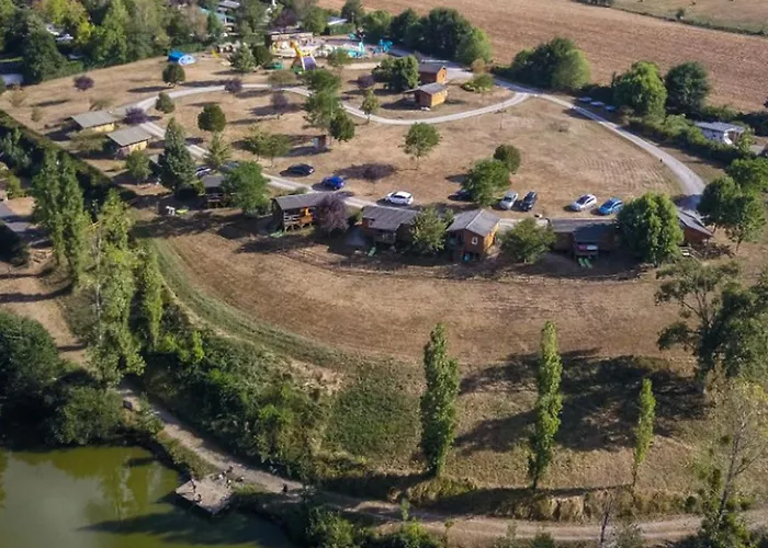 Toilé Avec Terrasse, Pour 6 Personnes à - Api-1-52-1487 Campeggio *