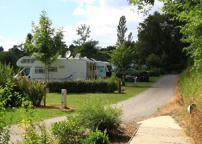 Toilé Avec Terrasse, Pour 6 Personnes à - Api-1-52-1487 * Naucelle